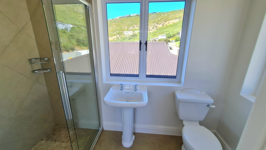 7 Bedroom Property for Sale in Whale Rock Western Cape